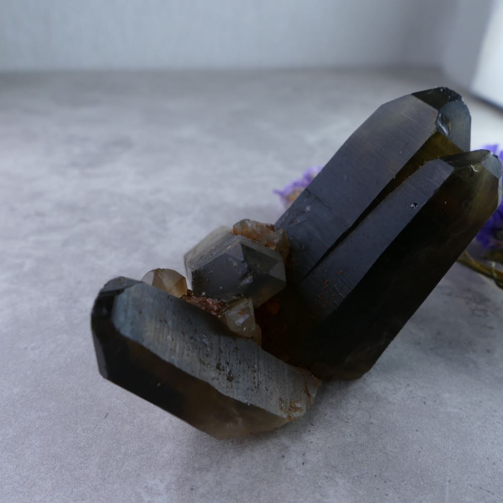 Crystal Healing Powerhouse - Dumi's Crystals (127g). Irradiated Smoky Quartz Cluster (4.5cm x 7.5cm x 4cm). Deep smoky hues with amplified energy for grounding & growth.