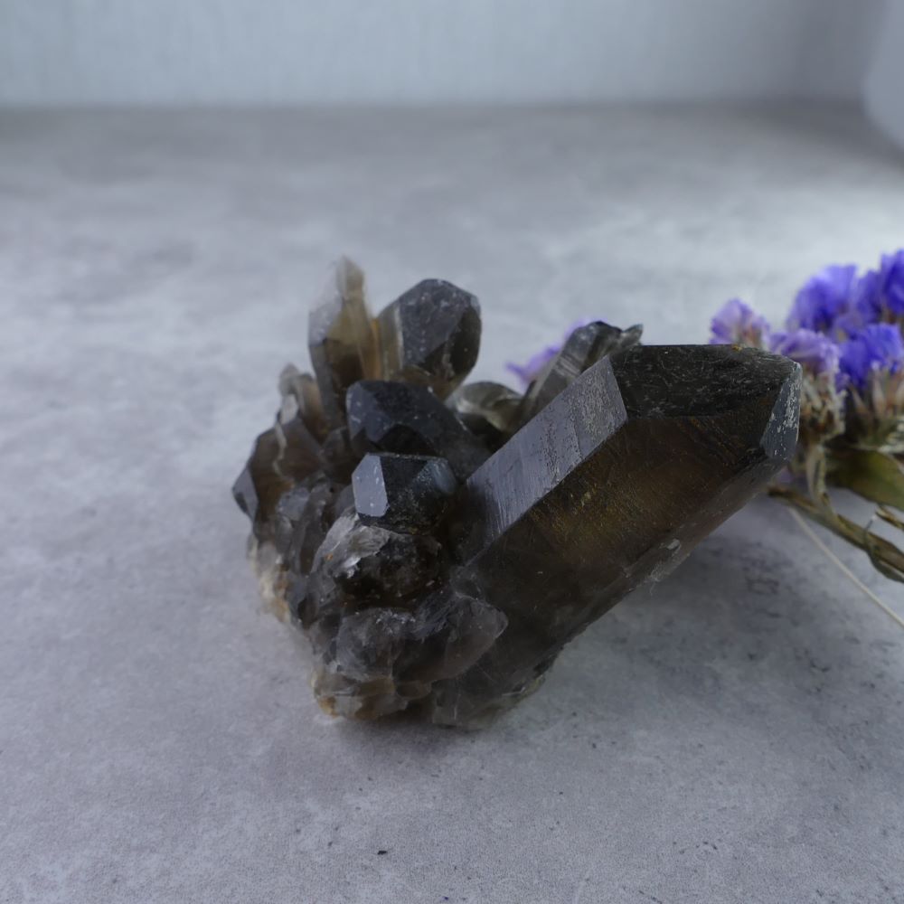 Smoky Quartz Balance - Dumi's Crystals Cluster (4.3cm x 5.6cm x 4.5cm). Captivating smoky hues in a balanced cluster. Promotes grounding & a sense of peace.