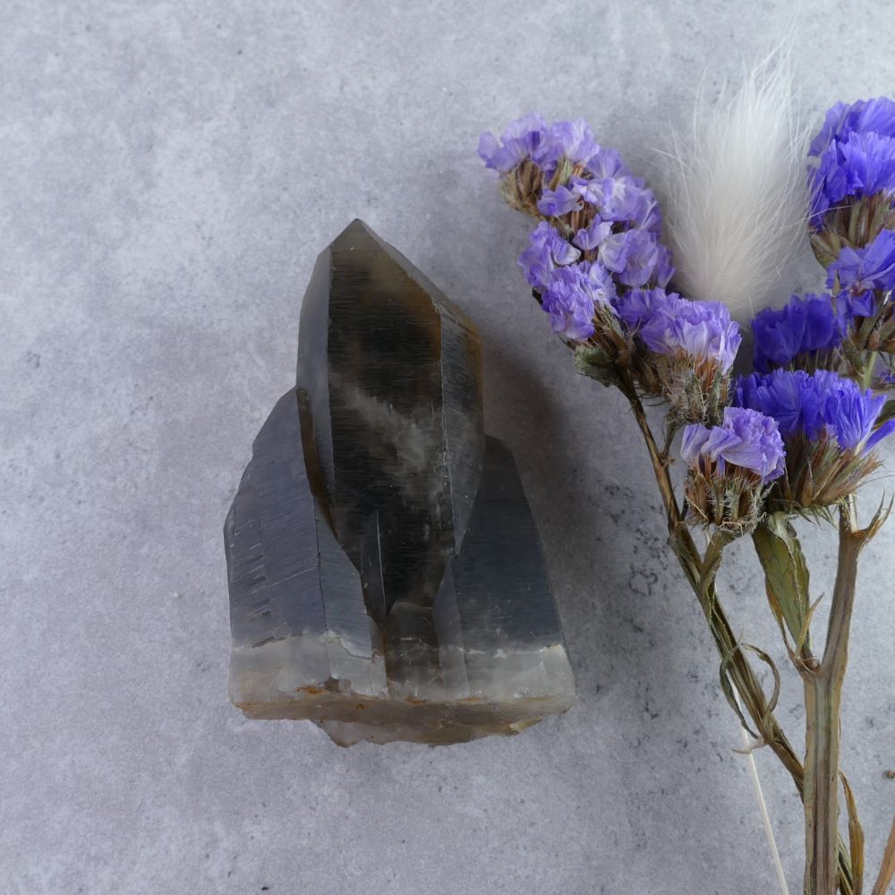 Dumi's Crystals Slender Smoky Quartz Cluster (6cm, 76g) - Grounding Energy! Rich, smoky hues & slender form promote a calming presence & connection to nature.