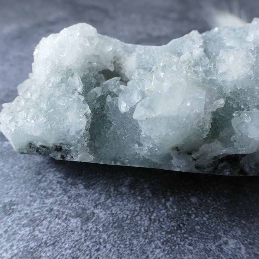 Crown Chakra Alignment (Apophyllite & Chalcedony): Dumi's Crystals (215g). Enhances intuition & spiritual connection (Approx 4.5cm tall).