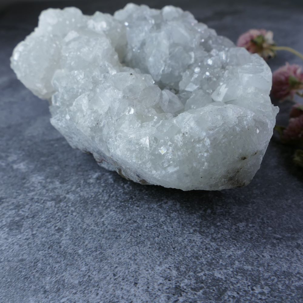 Meditation & Relaxation (Apophyllite Cluster): Dumi's Crystals. Enhances focus & inner peace (Approx 4.7cm tall).