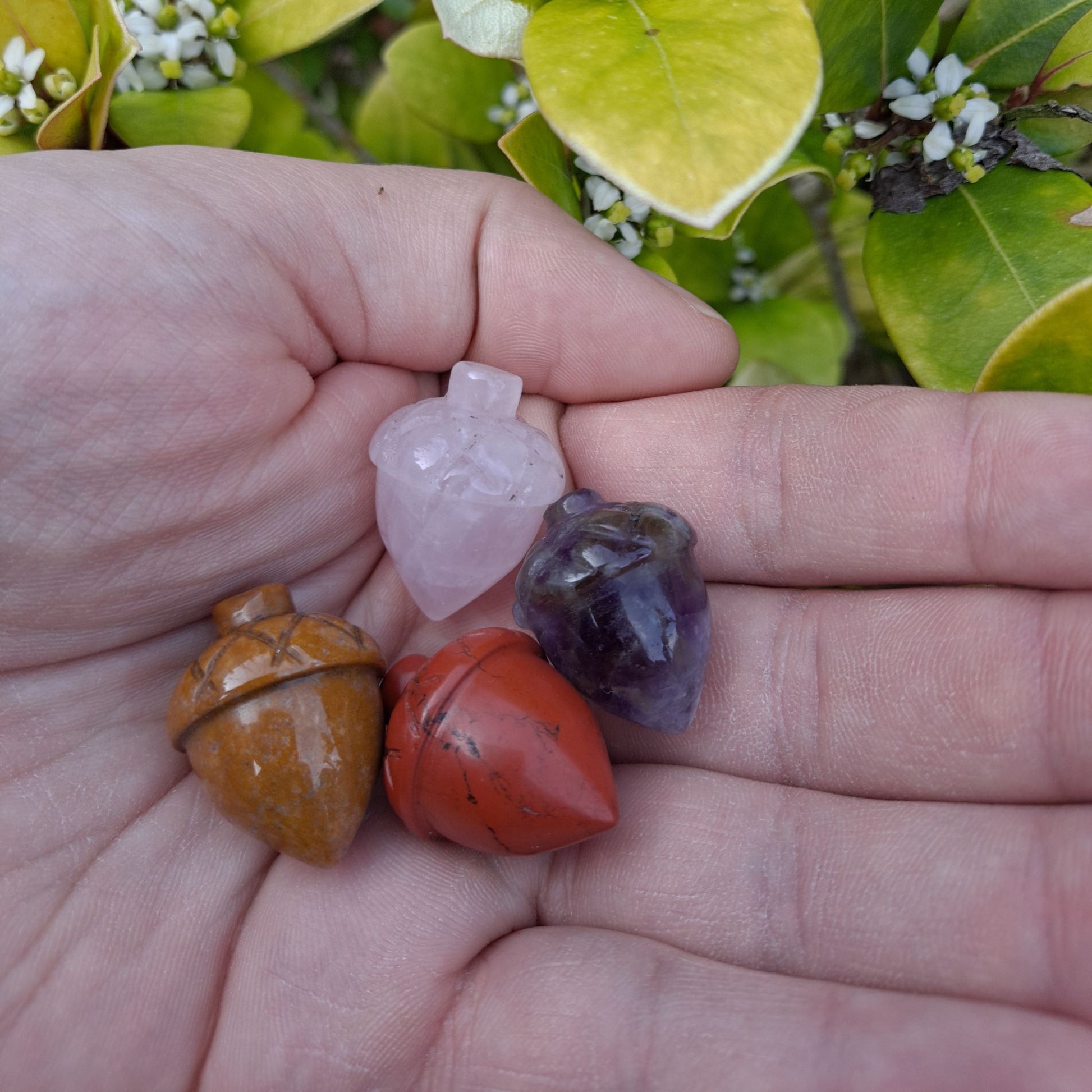 Inner Harmony On-The-Go: Dumi's Crystals Chevron Amethyst Acorn Carving (26x20mm) fosters clarity, intuition & emotional well-being. Pocket-sized potential. 