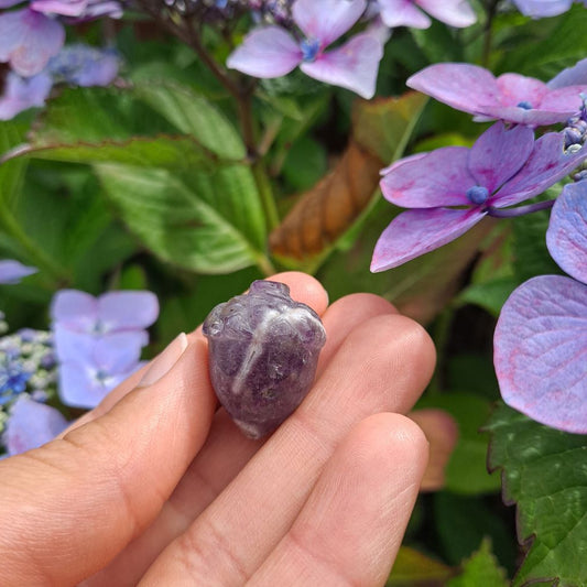 Dumi's Crystals Chevron Amethyst Acorn Carving (26x20mm): Balancing energy & captivating beauty. Promotes peace, focus & intuition. A symbol of new beginnings. 