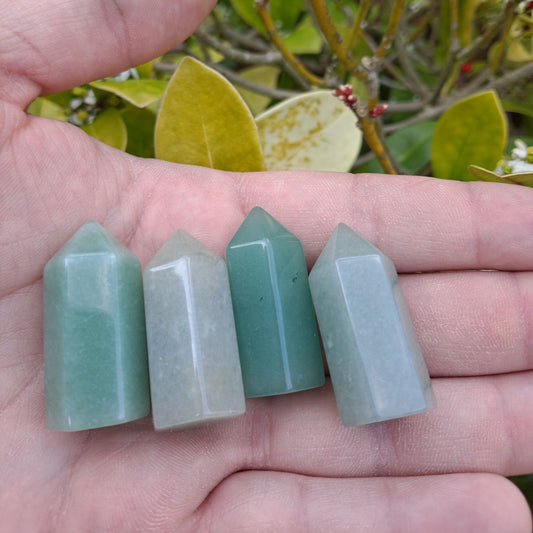 Dumi's Crystals Green Aventurine Mini Tower: A spark of vibrant energy for attracting abundance, growth, and inner peace.