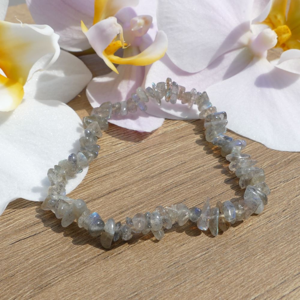 7-Inch Labradorite Bracelet (Chip Beads) | Dumi's Crystals | Delicate Labradorite chips with captivating play of colour (labradorescence) strung on a durable stretch cord. This bracelet is known for its beauty, transformation, and protection properties.