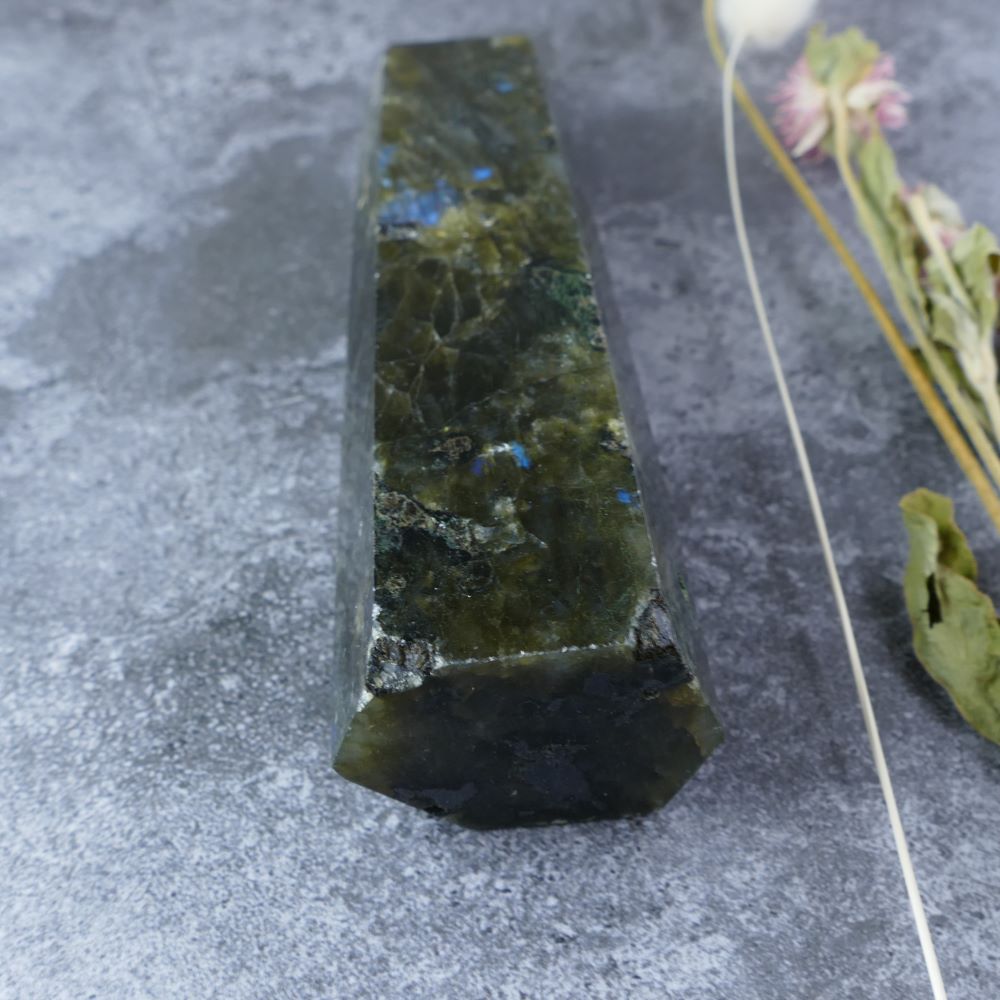 Chakra Alignment & Protection (Labradorite): Dumi's Crystals Tower (12cm). Promotes balance & deflects negativity (3.5cm wide).