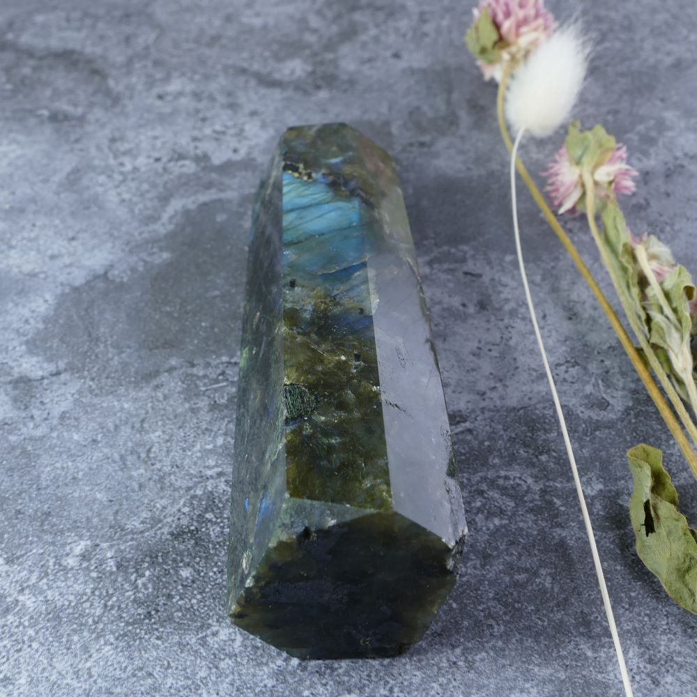 Desk or Altar Gemstone (Labradorite): Dumi's Crystals Tower (12cm). Ignites creativity & self-awareness (3.5cm wide).