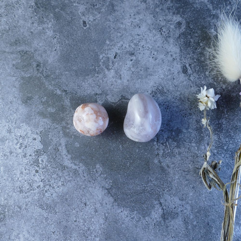 Soft Pink Amethyst Tumbles - Enhance your well-being! Polished pink stones (1.5-2.5cm) promote emotional balance and spiritual development. Available in 10-20g or 20-30g sizes.