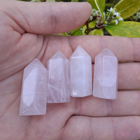 Dumi's Crystals Rose Quartz Mini Tower: Radiates love & compassion, fostering emotional healing & strong relationships.