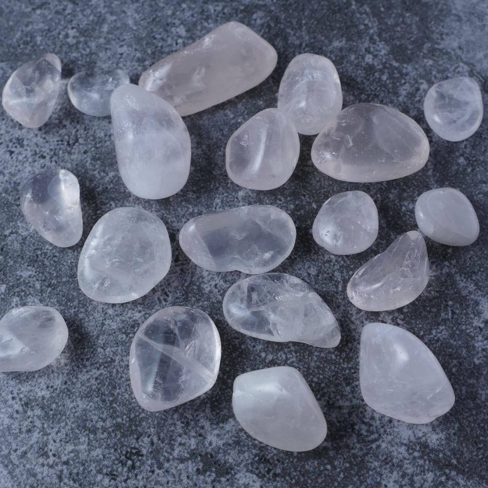  Soft pink Rose Quartz chips for love & healing (1-2.5cm) | Dumi's Crystals | Enhance your crystal healing practice with these genuine Rose Quartz chips. Ranging from 1 to 2.5 centimeters, these chips promote love, emotional healing, self-love, and a sense of peace.