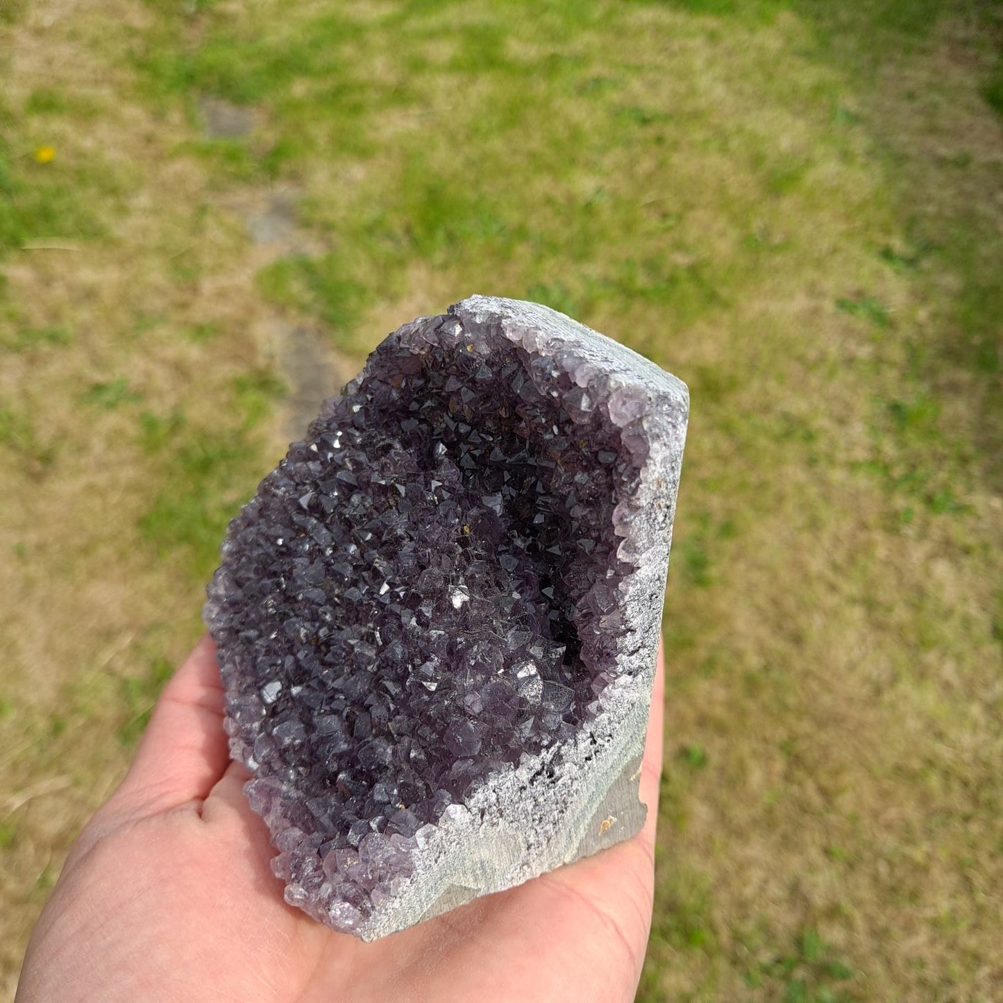 umi's Crystals | Amethyst Cluster (Compact, 9cm) | A compact Amethyst Cluster (9 x 6.5 x 9.6cm) . Amethyst is believed to enhance the power and intention of your crystal layout.