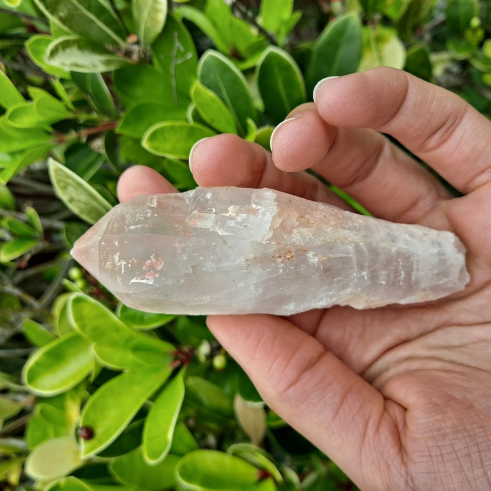 Mini Pineapple Power (1.2in)! Dumi's Crystals Cluster (97g). Candle Quartz promotes positivity & focus. Unique piece measures 3cm x 3.8cm x 10cm.