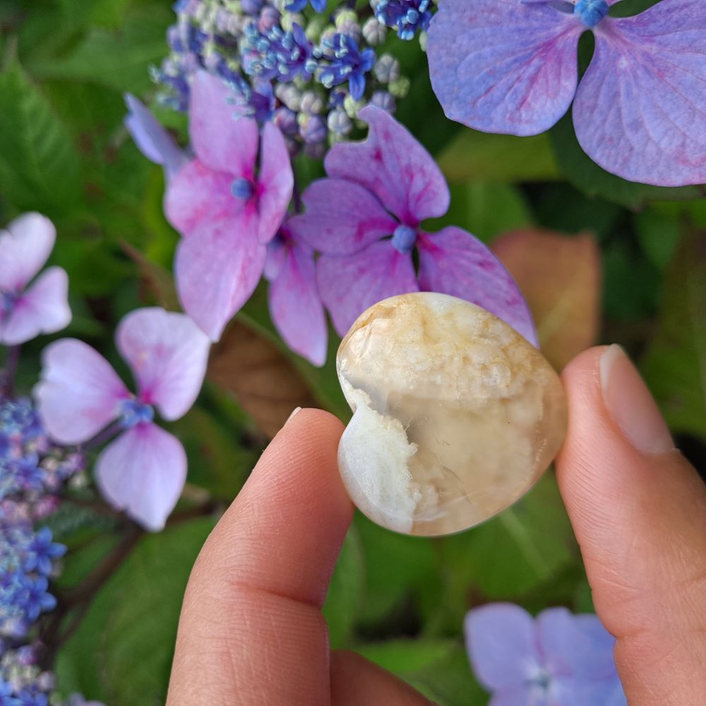 Dumi's Crystals Flower Agate Heart Carving (3cm): Floral beauty radiates love, growth & harmony. Promotes self-compassion & a nature connection. 
