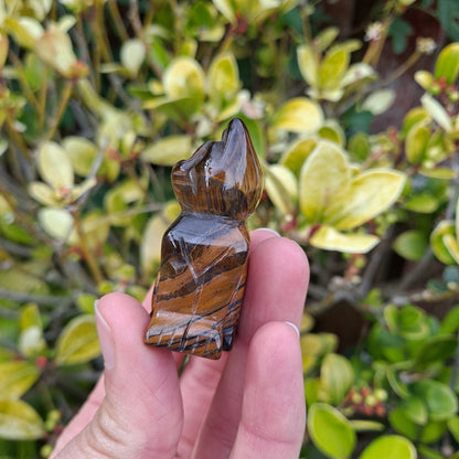 tiger's eye healing crystals hand carved cat dumiscrystals