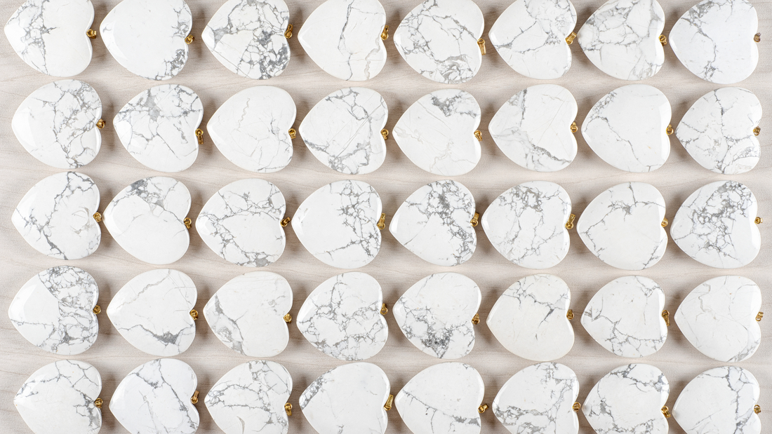Howlite: Exploring its Composition, Meaning, and Healing Properties