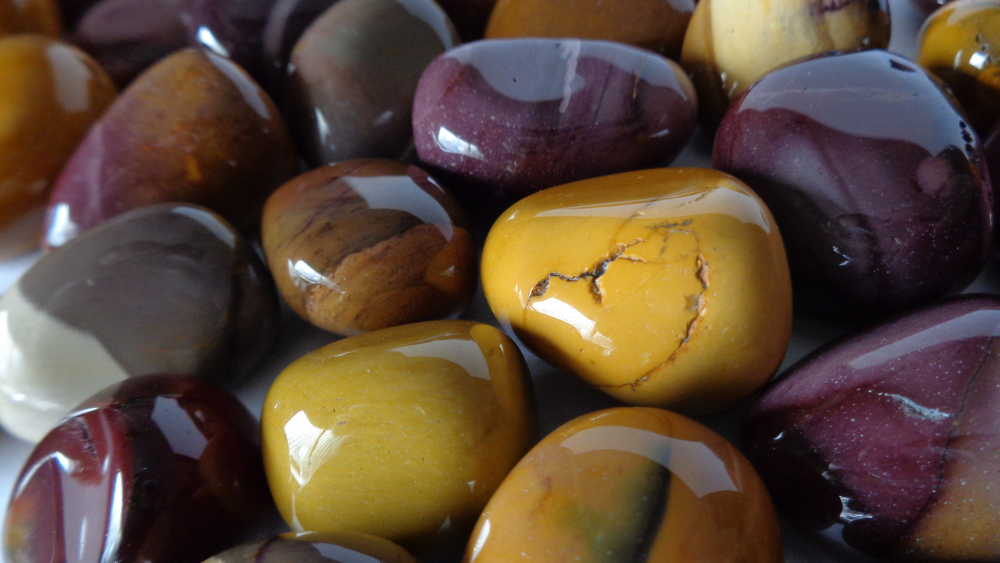 Mookaite: Unveiling its Composition, Meaning, Healing Properties, Benefits and More