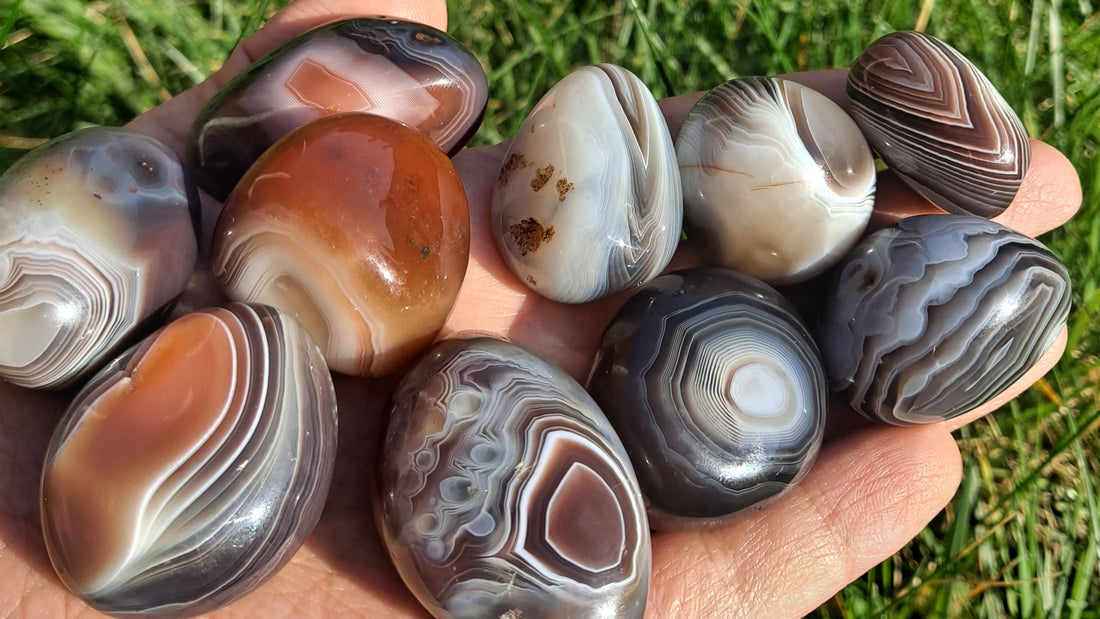 Persian Agate: A Comprehensive Guide to its Healing Properties, Meanings and Uses
