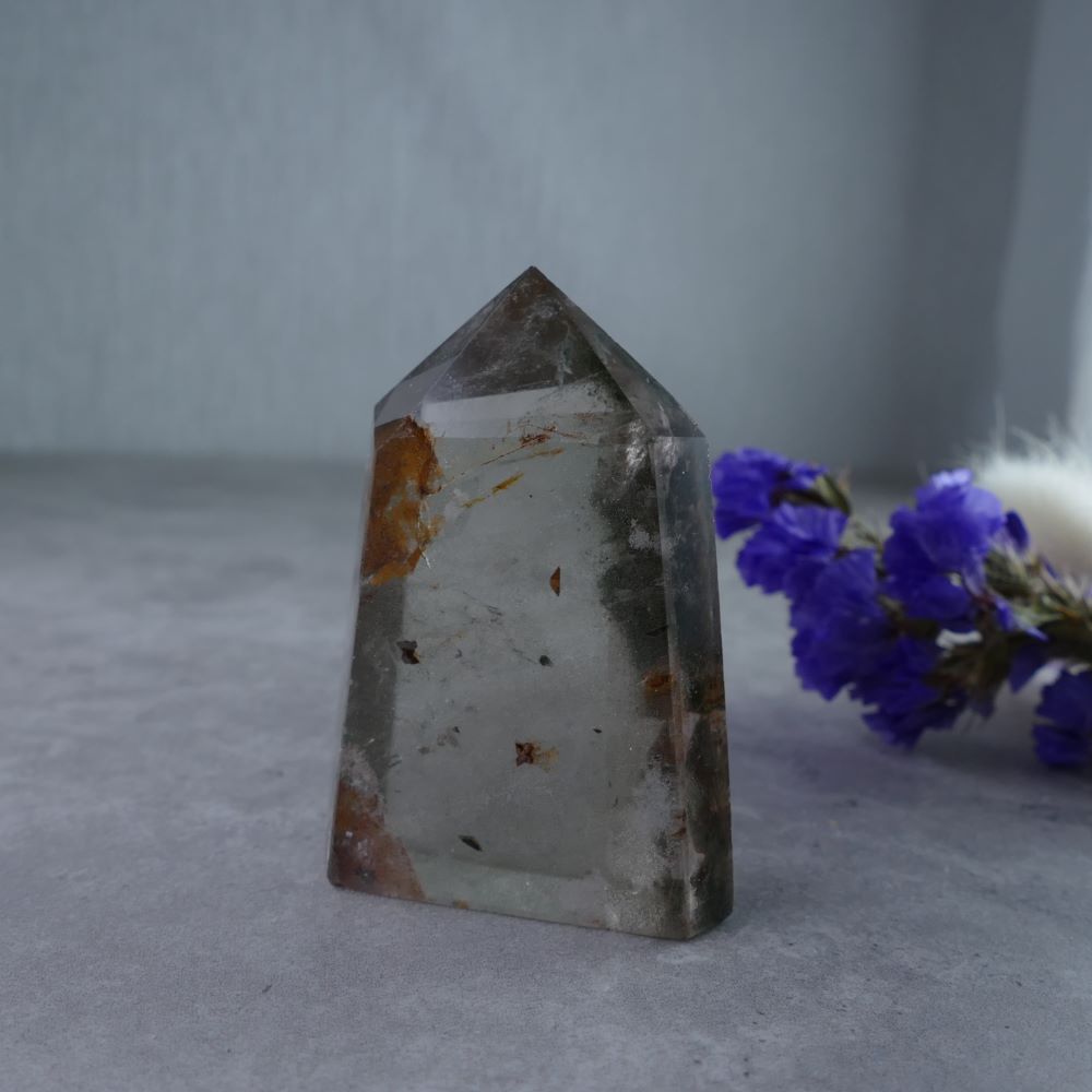 Garden Quartz Tower - Dumi's Crystals (5.2cm). Discover the hidden beauty within this crystalline masterpiece.