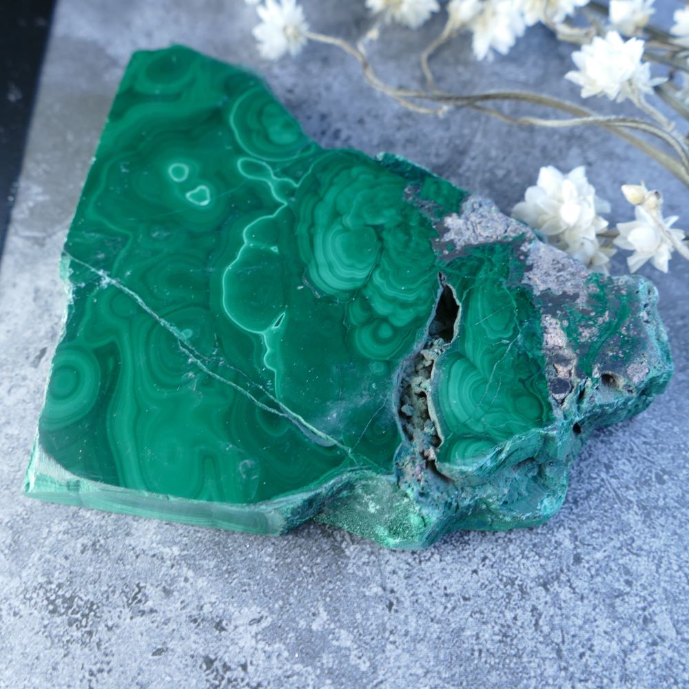 Unleash the Power of Nature - Dumi's Crystals Malachite Slab (9cm x 9cm x 1cm). Natural, banded malachite promotes emotional healing, protection & spiritual growth.