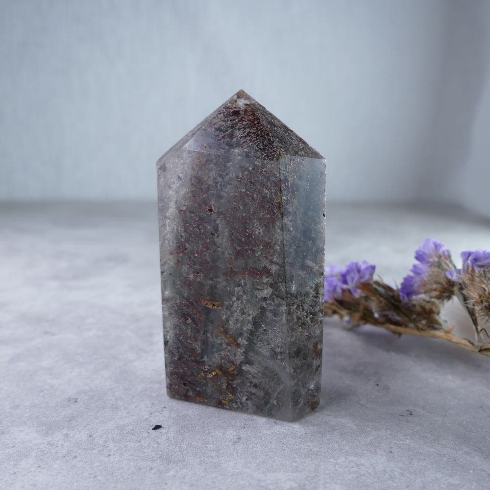 Lodolite Powerhouse - Dumi's Crystals (5.5cm). Don't be fooled by size! This Garden Quartz tower (3cm x 1.6cm) packs a powerful energetic punch.