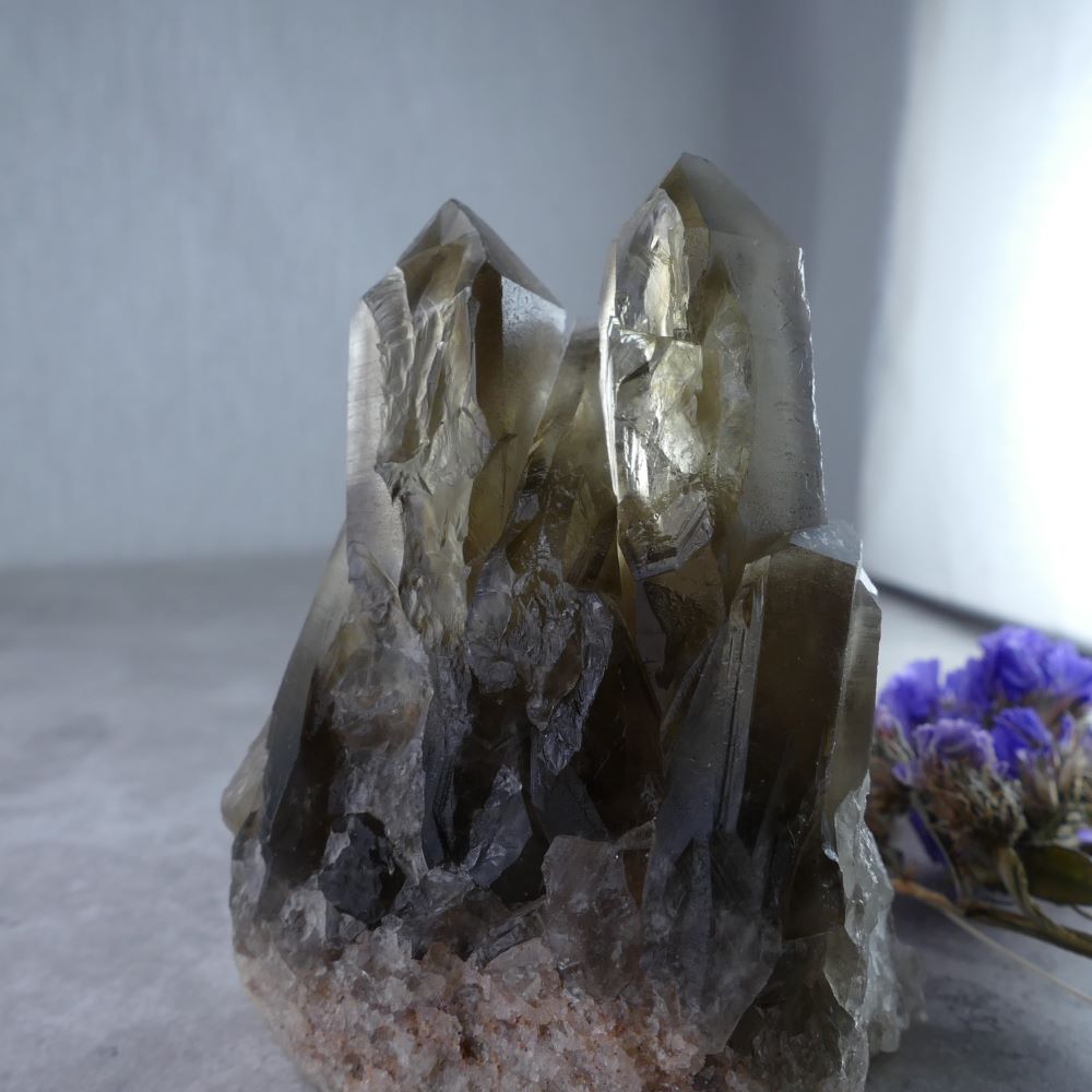 Embrace Inner Peace with Dumi's Crystals (8cm x 6.9cm x 3.6cm, 206g). Smoky Quartz Pillar Cluster promotes grounding & a transformative journey.