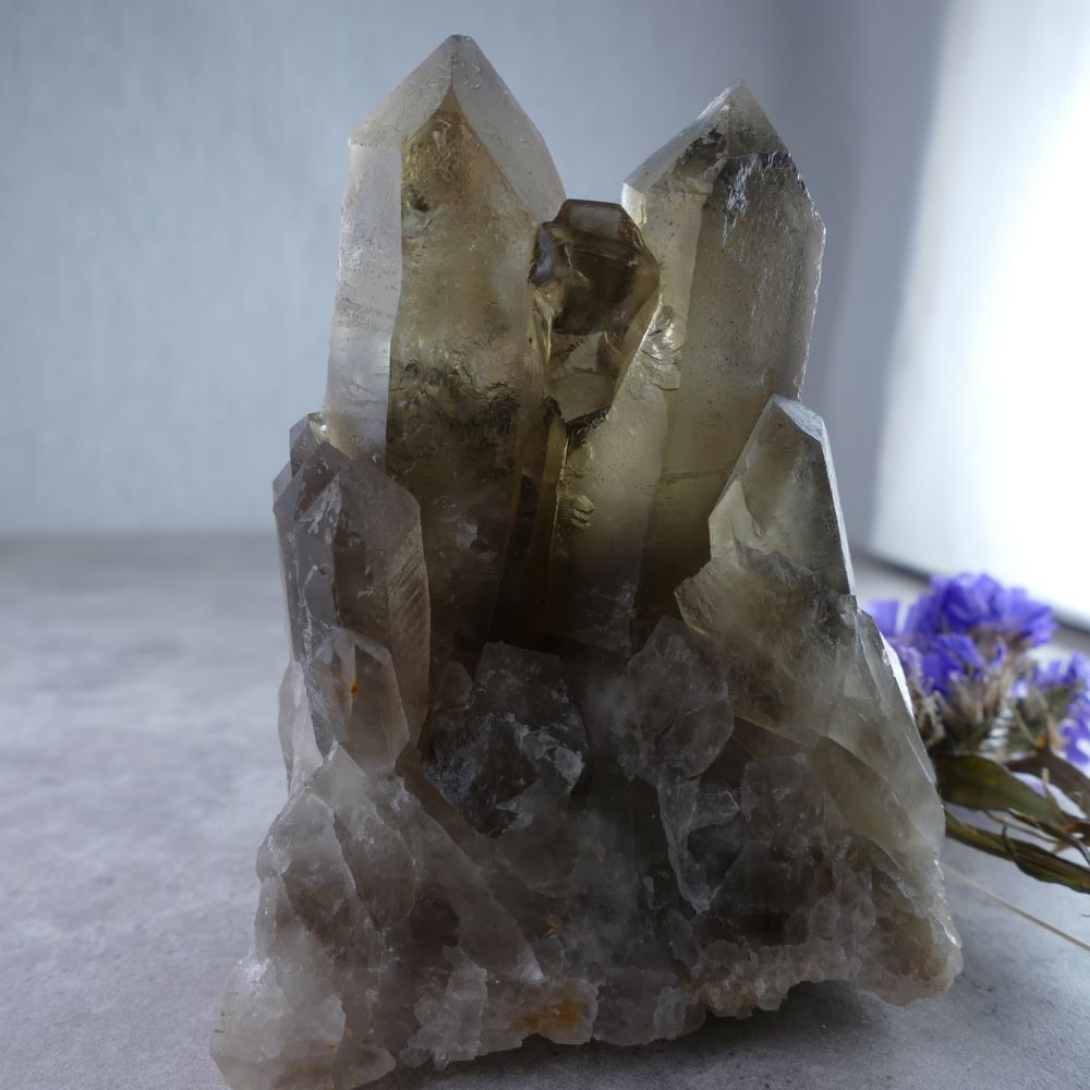 Dumi's Crystals Smoky Quartz Pillar (8cm). Rich, smoky hues radiate grounding & tranquility. Substantial weight (206g) for meditation & crystal healing.