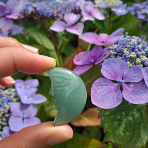 Dumi's Crystals Green Aventurine Moon Face Carving (34x20x6mm): A celestial charm bathed in luck & prosperity. Green Aventurine fosters growth, positivity & inner peace.