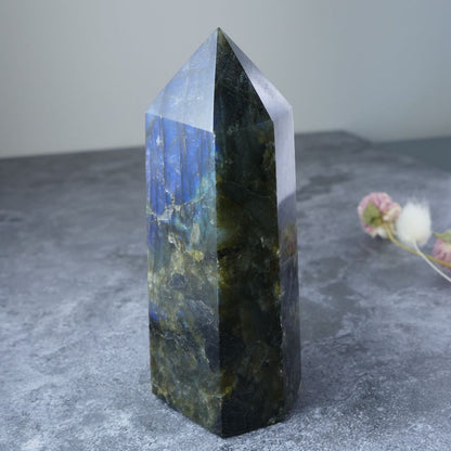 Crystal Magic for Nightstand (Labradorite): Dumi's Crystals Tower (11cm). Promotes vivid dreams & self-awareness (Approx 4.5cm wide).