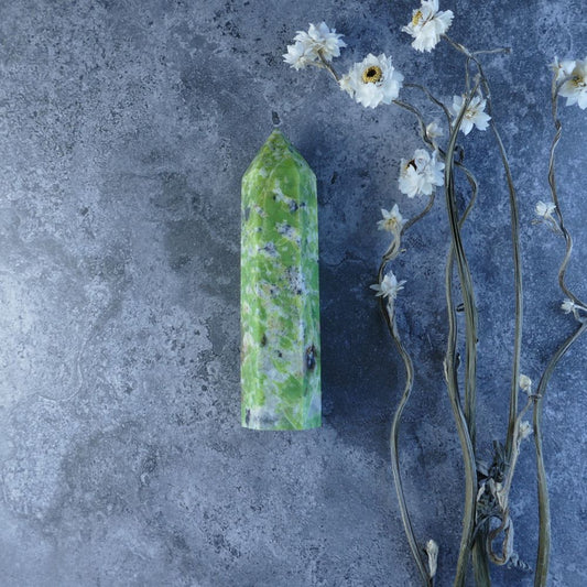 Dazzling Serpentine Towers - Three captivating towers showcasing the mesmerizing patterns and deep greens of Serpentine. Ideal for meditation, crystal healing, or a touch of elegance in your home. 
