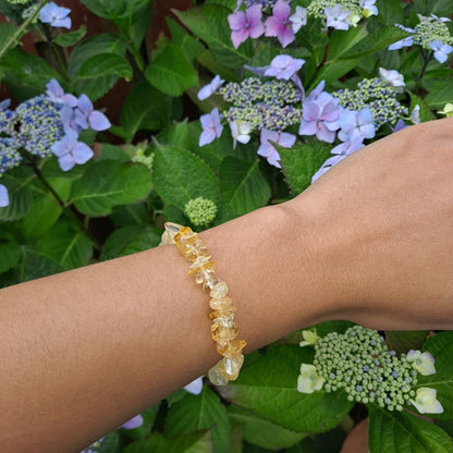 Dumi's Crystals Heat-Treated Citrine Chip Bracelet 7inch for Abundance & Joy. Golden yellow gemstone chips for success, optimism & manifestation.